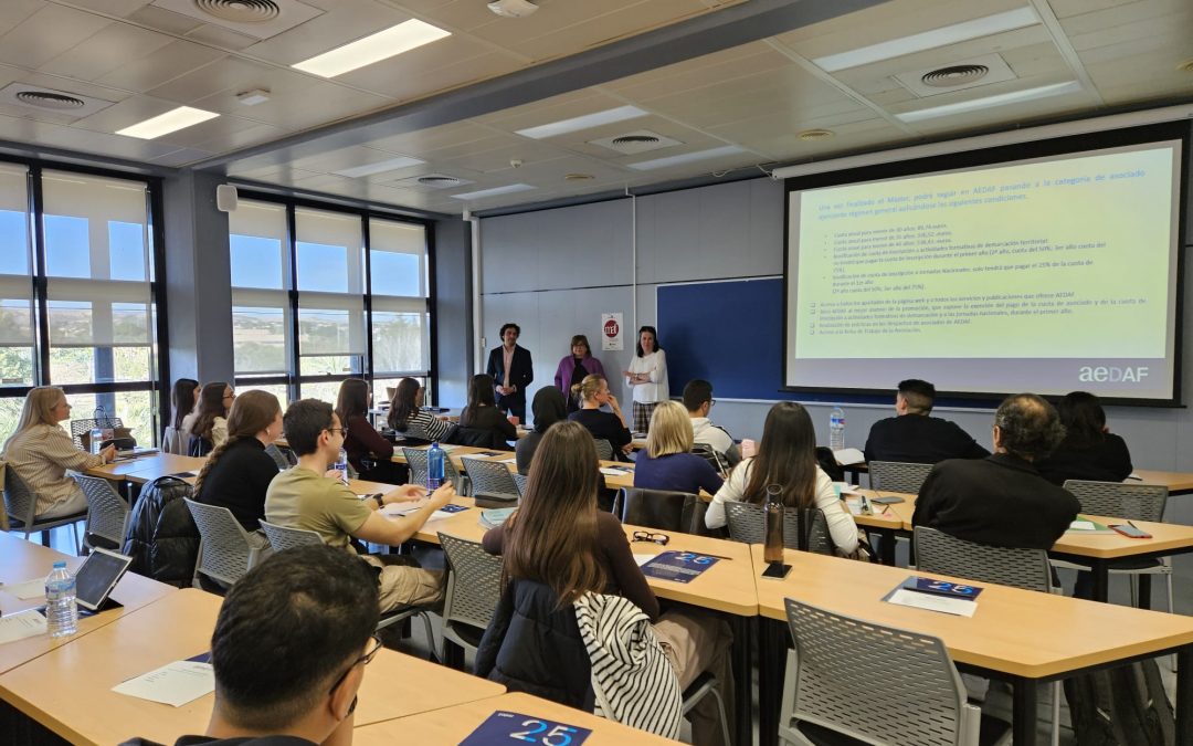 Representantes de la AEDAF visitan el Máster Universitario en Asesoría Fiscal